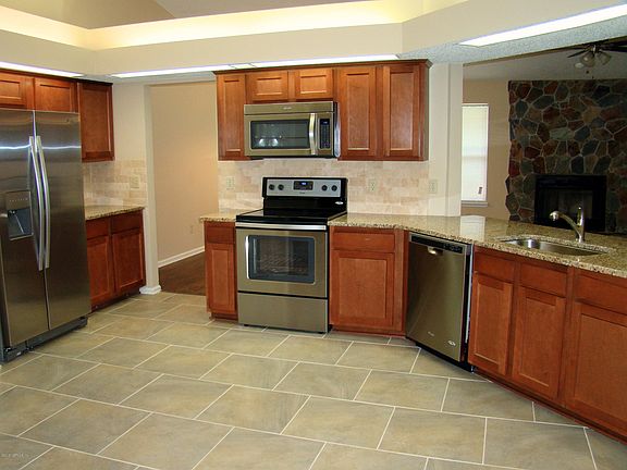3rd image of 2110 W ST MARTINS Drive