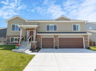3327 N 92nd St, Lincoln, NE 68507