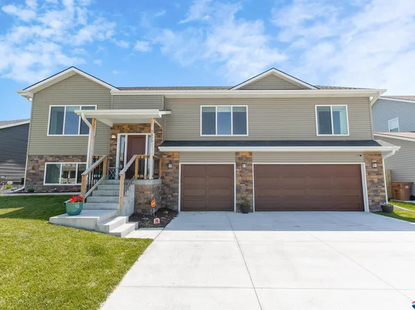 3327 N 92nd St, Lincoln, NE 68507