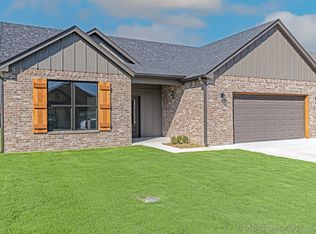 422 S Buffalo Ave, Skiatook, OK 74070