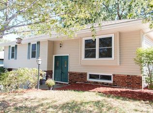 2401 Cougar Rd, Saint Joseph, MO 64506