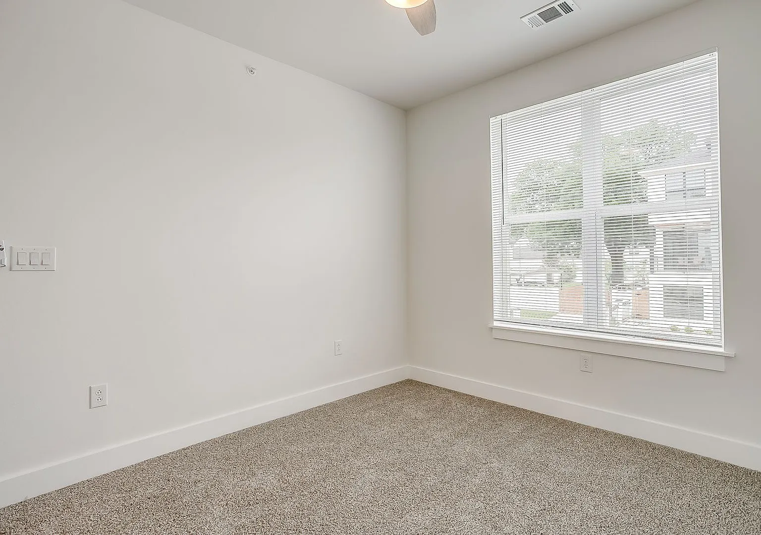 3144 Forest Park Blvd-2027 — Photo 4