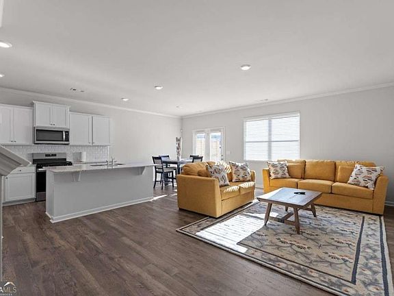 4th image of 2203 Blue Monarch Dr