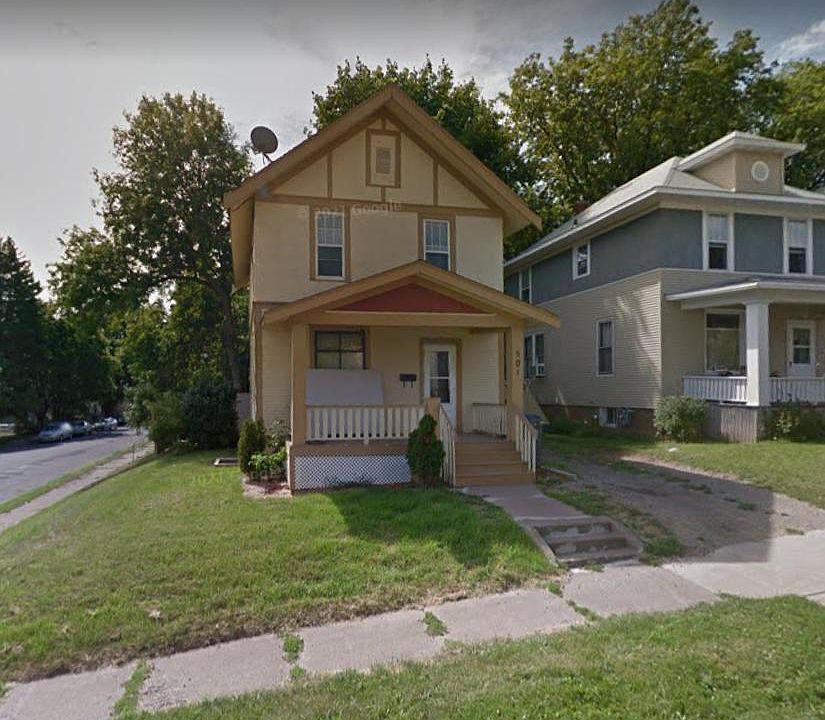 1st image of 501 N 12th Ave E