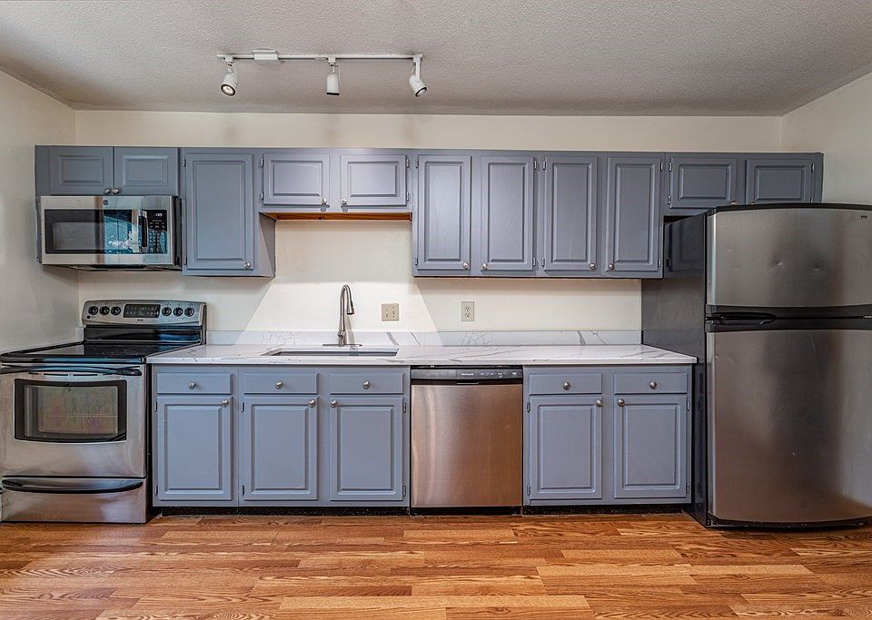 Pickwick Manor Condominiums 131 Litchfield St Leominster MA Zillow