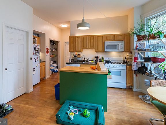 2nd image of 4813 Walton Ave #1