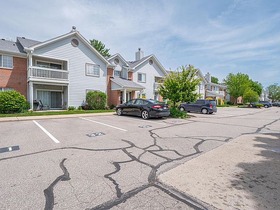 4th image of 8346 Glenwillow Ln Unit 102