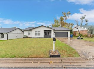 2713 W Gum St, Rogers, AR 72758