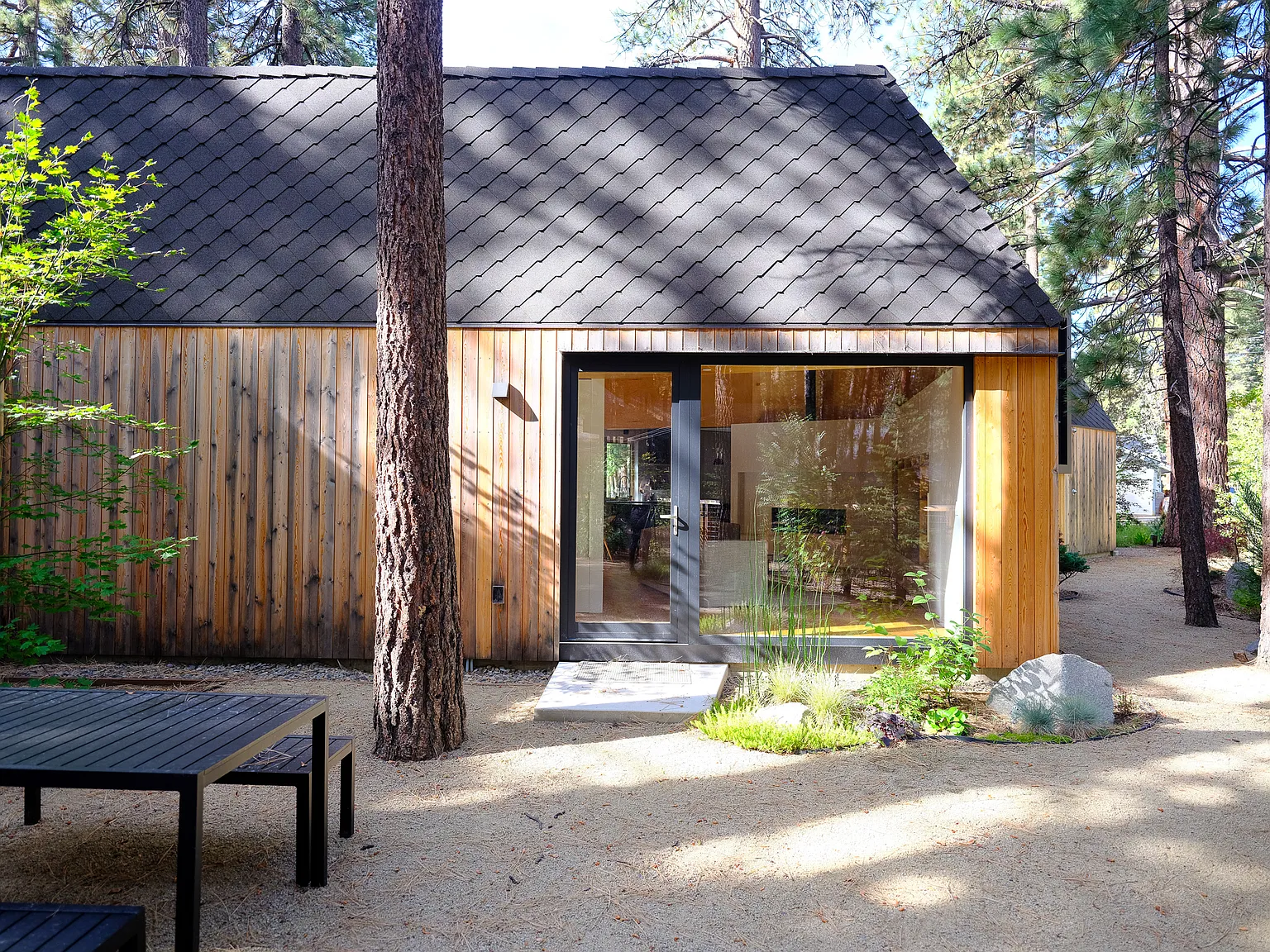 3008 Oakland Ave — Photo 4