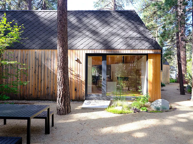 3008 Oakland Ave — Photo 4
