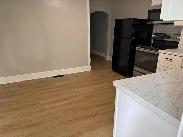 217-219 Clarendon Ave #217 — Photo 10