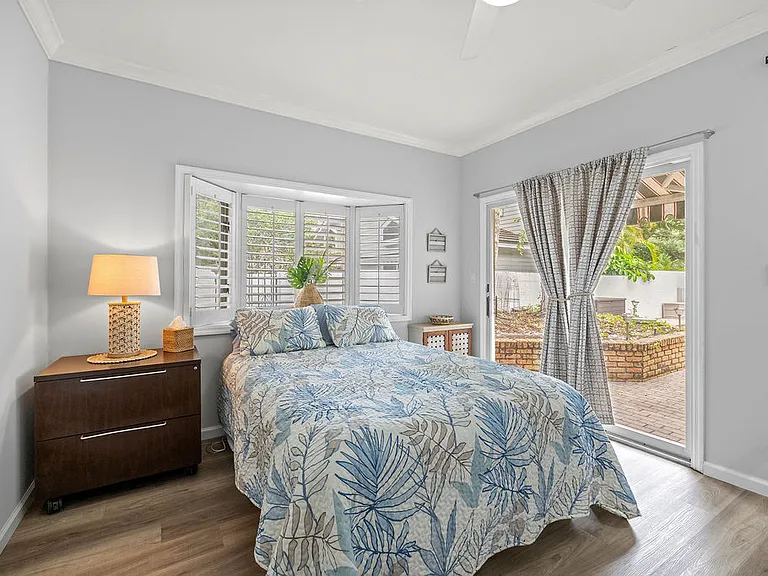 300 S Peppertree Dr — Photo 21