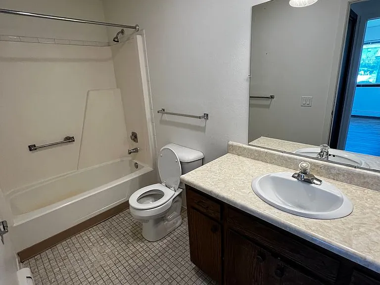 Spartan Drive Apartments — Photo 9