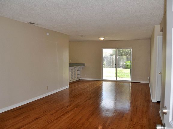 4th image of 2391 McGregor Dr
