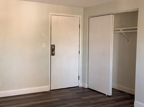 14 Thompson Dr APT 11, Randolph, MA 02368