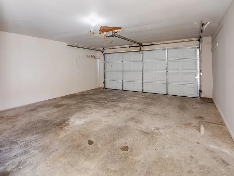 808 Camellia Ct — Photo 16