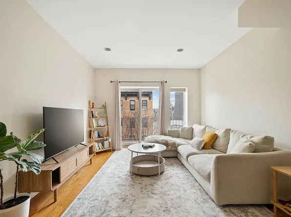 25-40 38th St #4D, Astoria, NY 11103