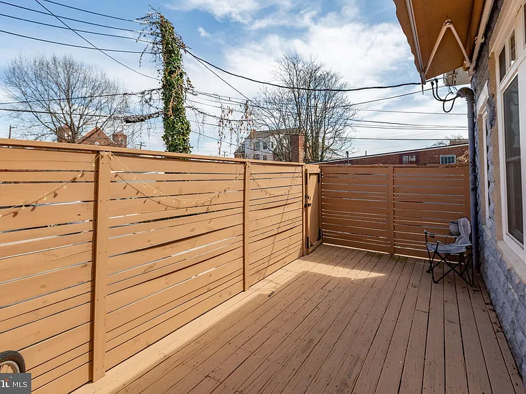 809 Caroline St — Photo 2
