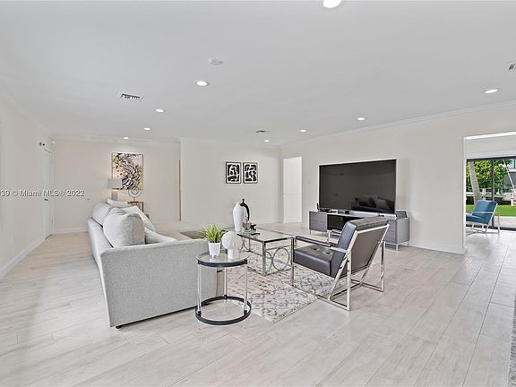 3rd image of 16418 NE 31st Ave #0