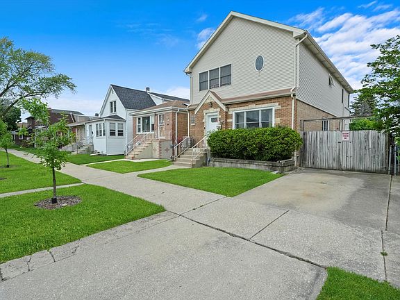3rd image of 3829 N Nordica Ave