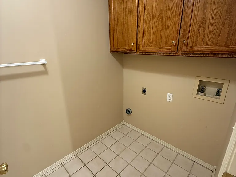 2618 W C St — Photo 18