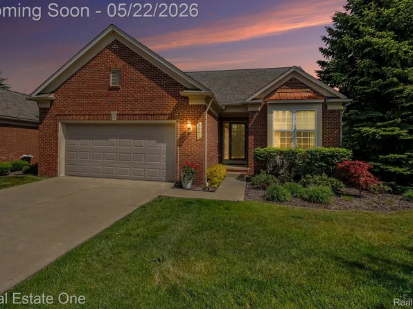3991 Rainier Dr, Howell, MI 48843