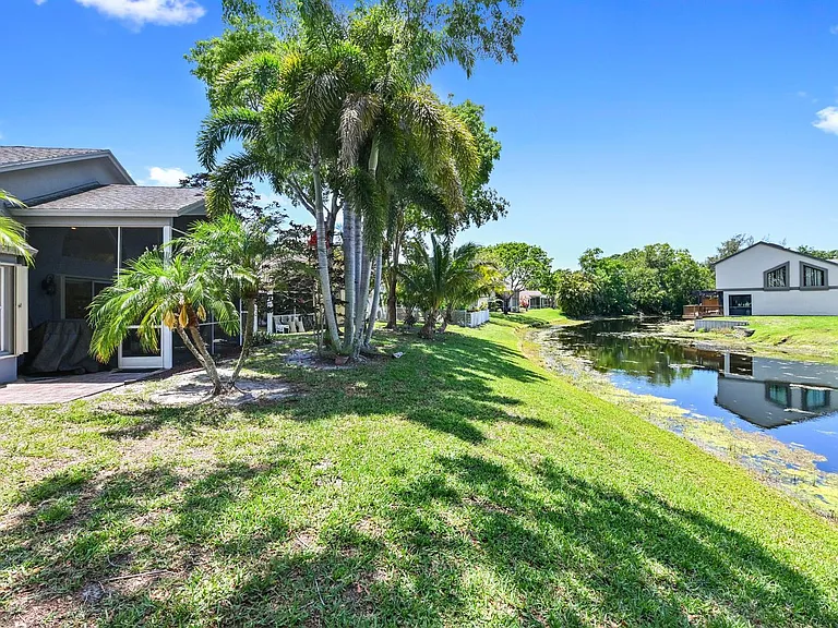 2241 Soundings Ct — Photo 31