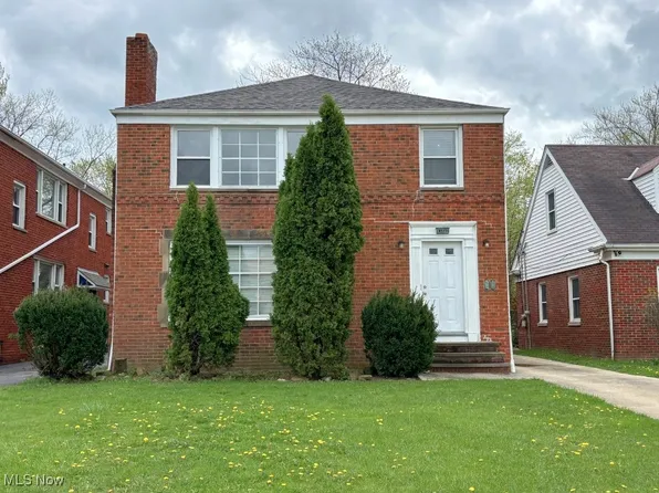 13510 Cedar Rd, University Heights, OH 44118