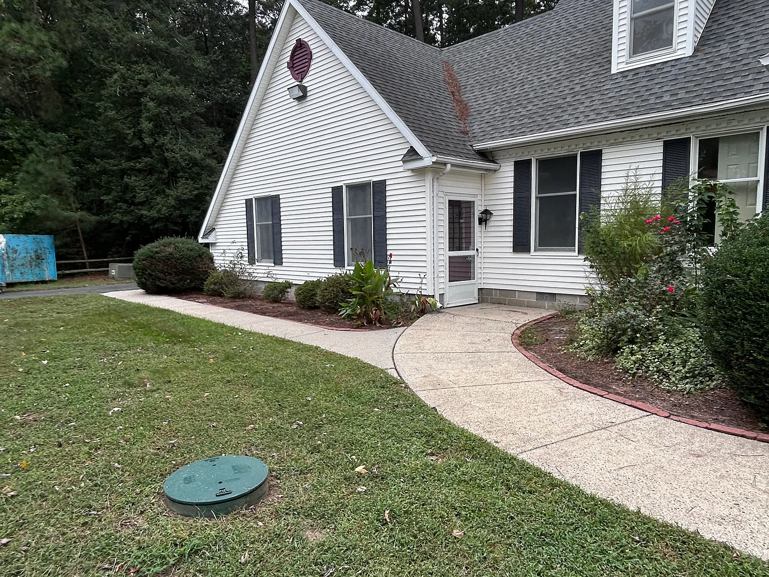 3 bed, 2.5 bath, 2669 sqft, $2,150 — Photo 2