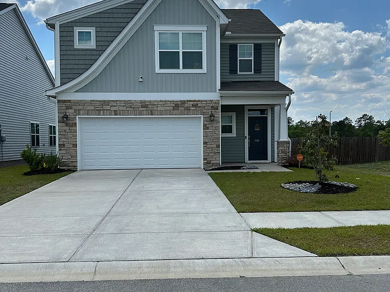 588 Ludlow Ln — Photo 1
