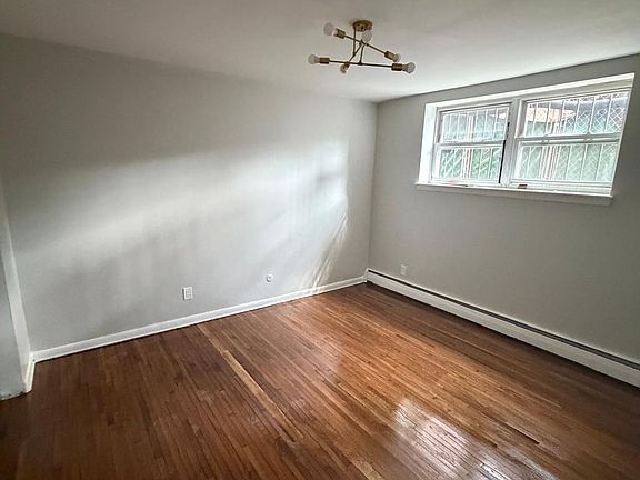 3rd image of 36 Smith St APT 1B