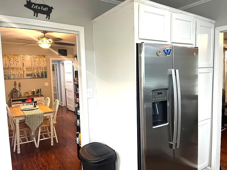 4 Briggs Ave — Photo 9
