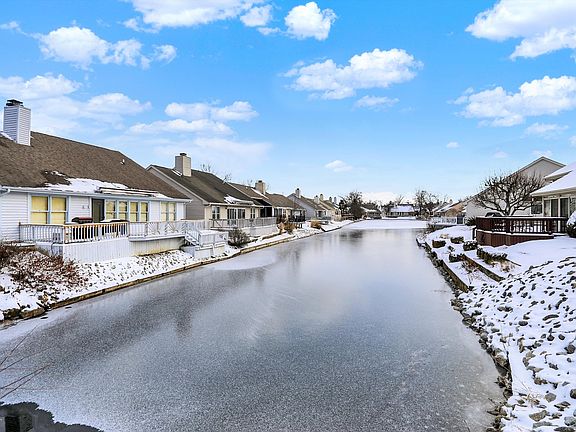 3rd image of 10785 Oyster Bay Ct