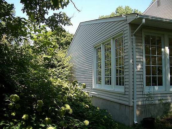 5th image of 40 Ferris Dr