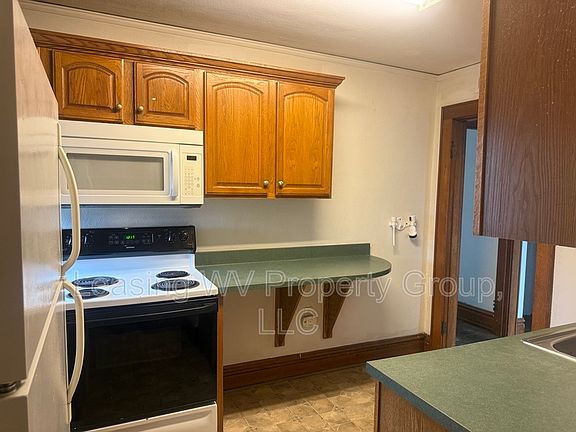 3rd image of 1208 Kanawha Ter #5