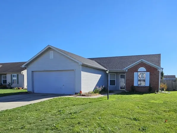 1695 Sweetwater Ln, Greenfield, IN 46140