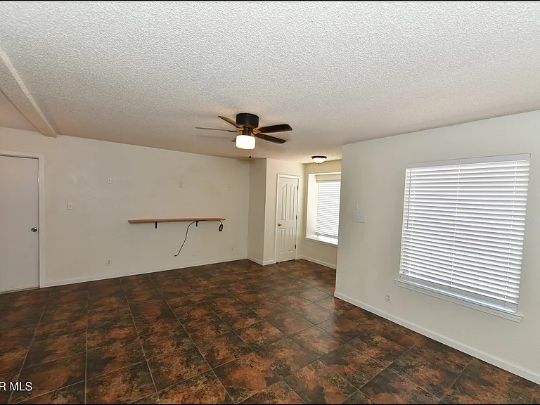 12121 Tower Hill Dr — Photo 9