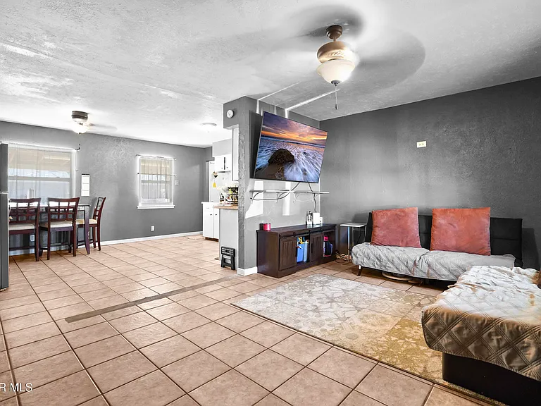 5516 Fairbanks Dr — Photo 7