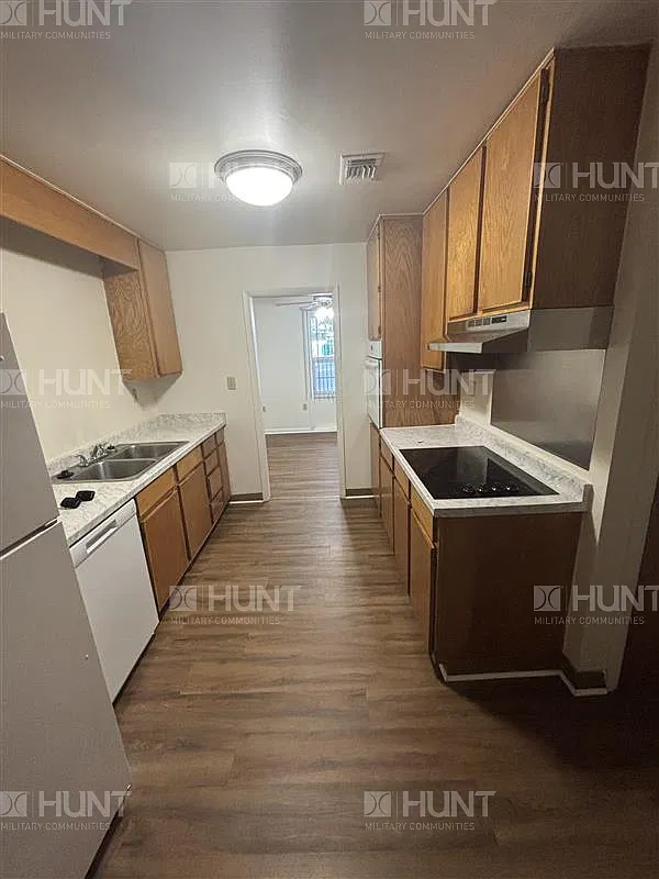 3 bed, 1.5 bath, 1280 sqft, $1,650 — Photo 3