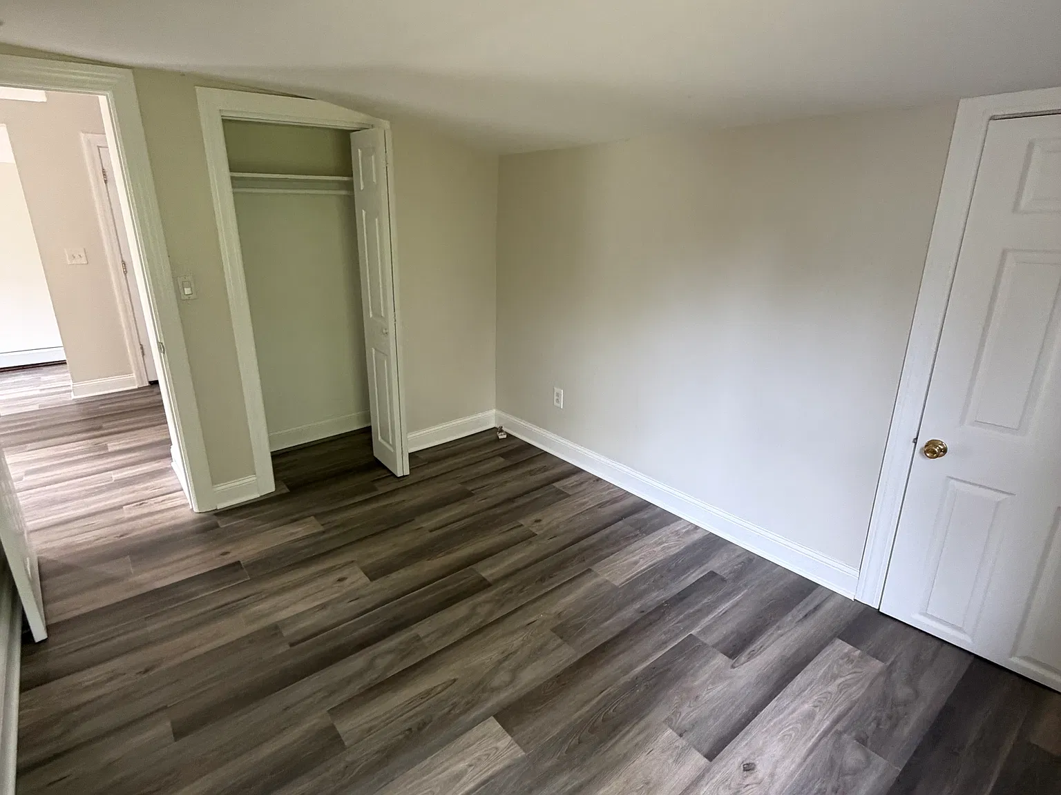 3 bed, 850 sqft, $2,500 — Photo 4