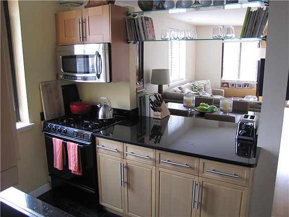 5th image of 164 Bank St APT 8B