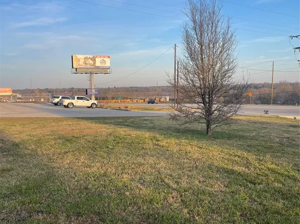 13185 Fm 1097 Rd W, Willis, TX 77318