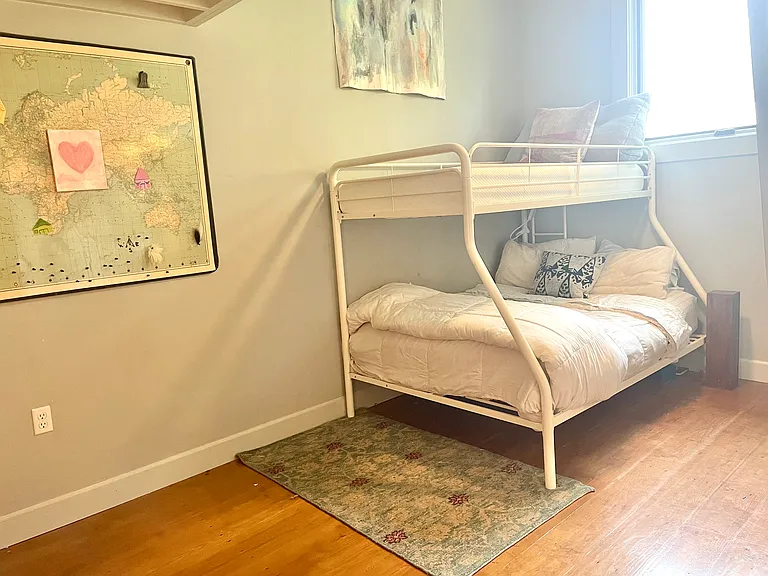 White Cir — Photo 11