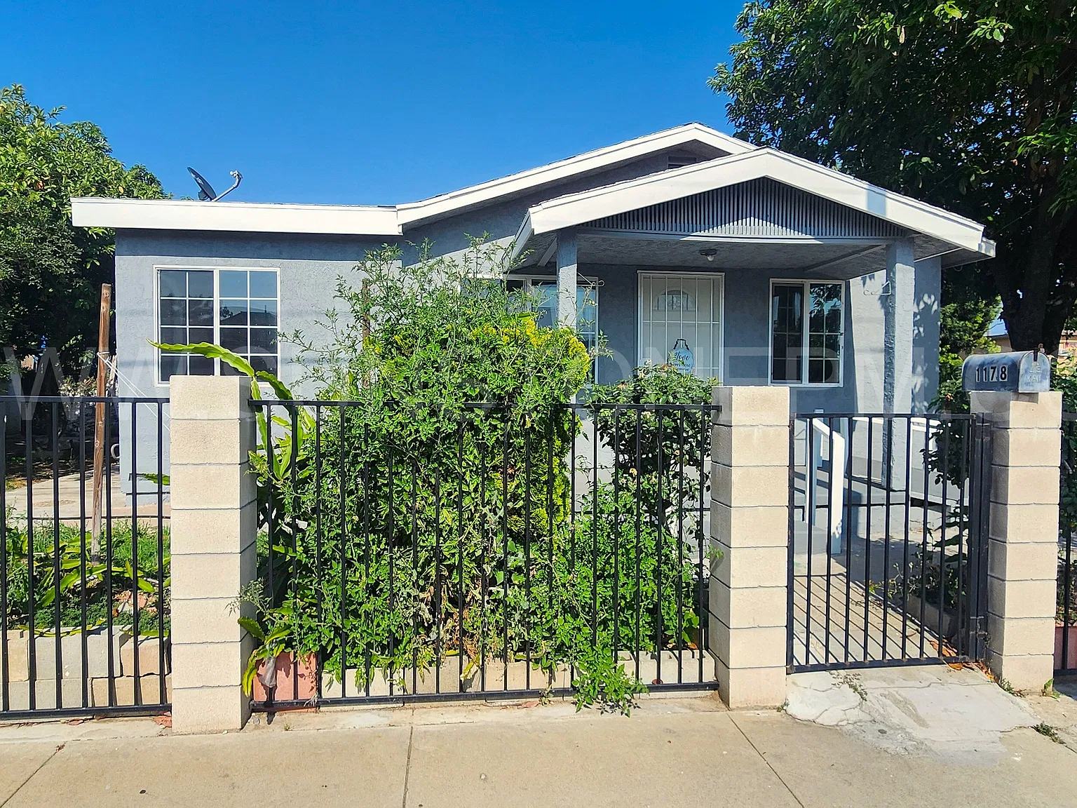 3 bed, 804 sqft, $2,795 — Photo 1