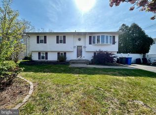 194 Mermaid Dr, Manahawkin, NJ 08050