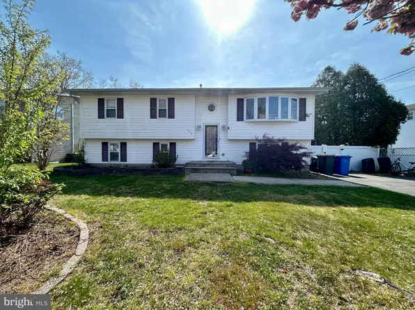 194 Mermaid Dr, Manahawkin, NJ 08050