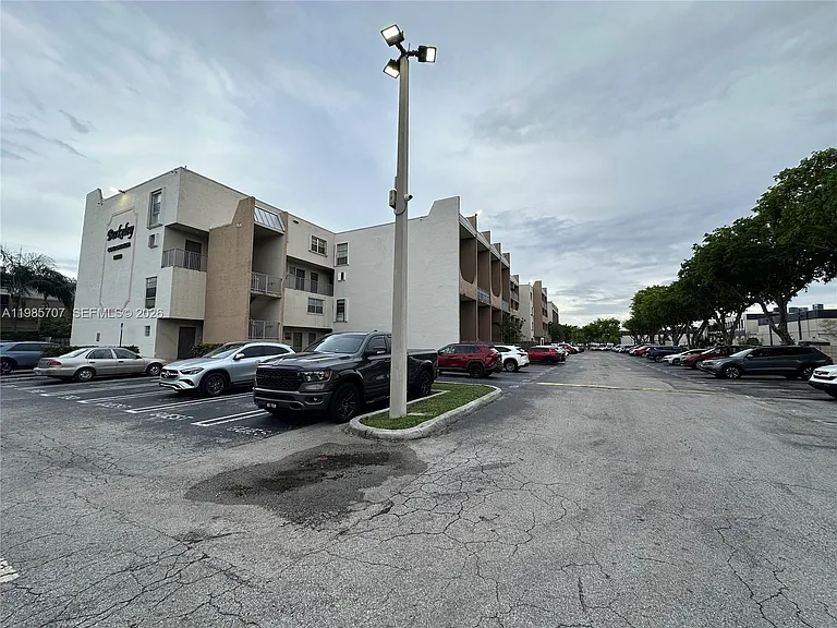 10900 SW 104th St #322 — Photo 34