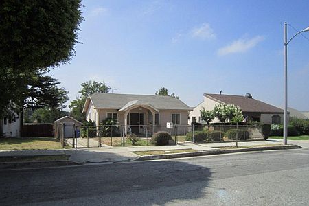 3rd image of 4240 W 64th St