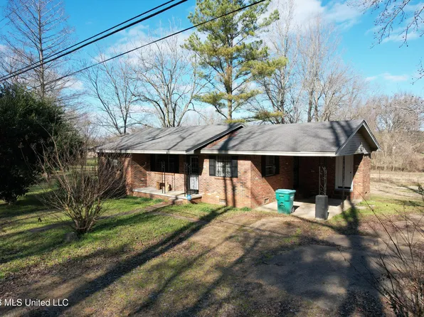 57 S Main St W, Holcomb, MS 38940