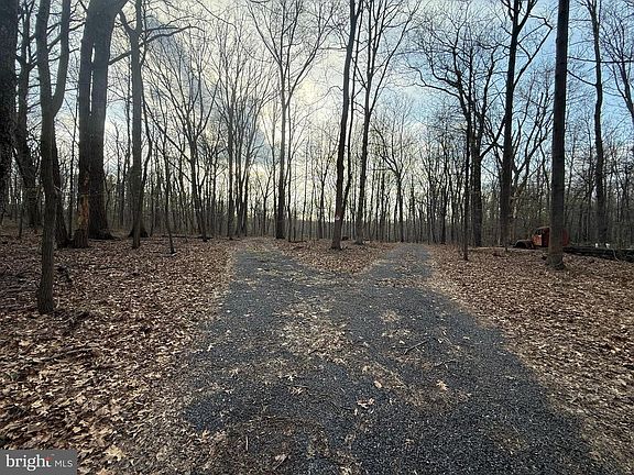 3rd image of 810 W Watersville Rd